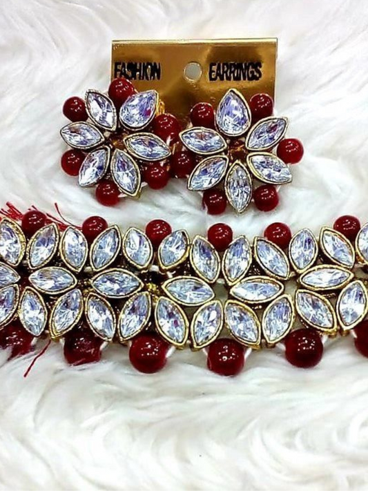 Eye-catching Kundan & Beads Choker Set