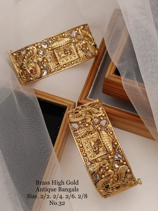 Vintage Elegance: Brass High Gold Antique Kangan