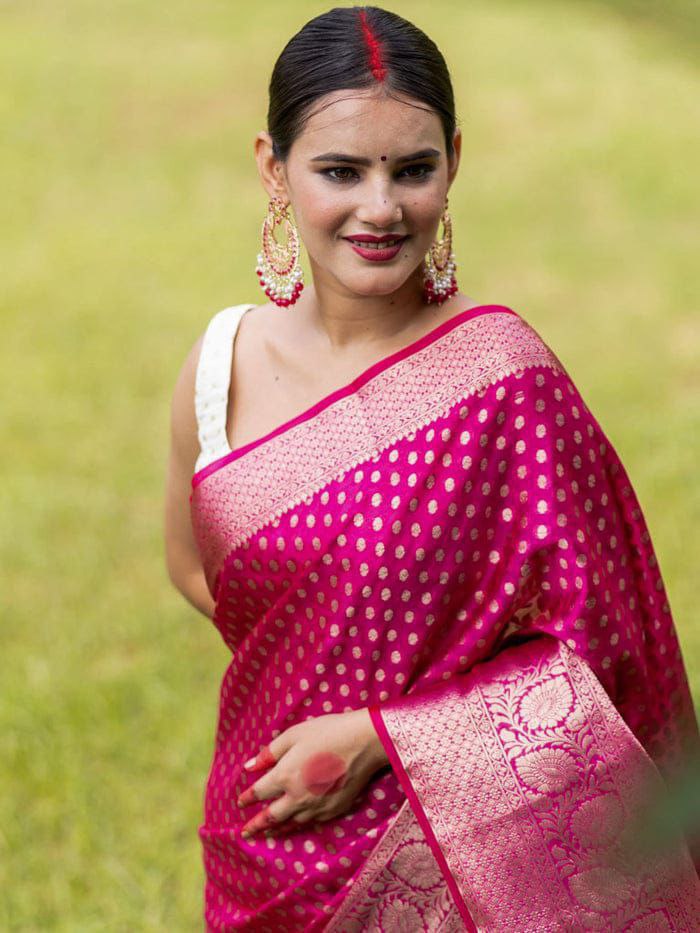Enchanting Organic Banarasi Sarees: Elevate Your Wedding Style!
