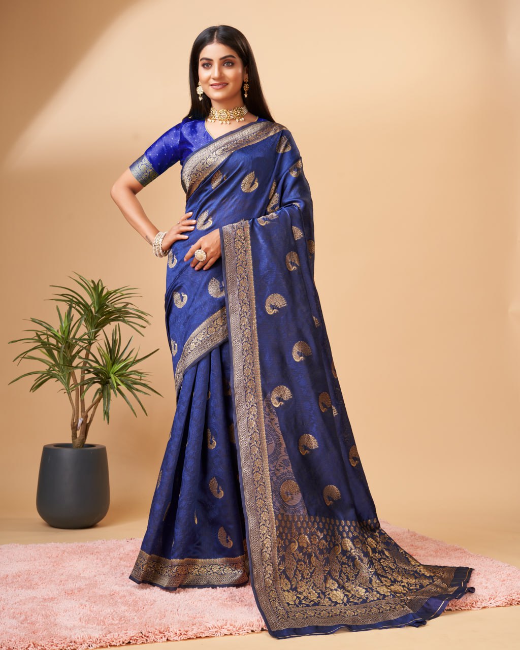 Banarasi Jacquard Elegance: Rich Pallu, Self Weaving, and Matching Blouse Border
