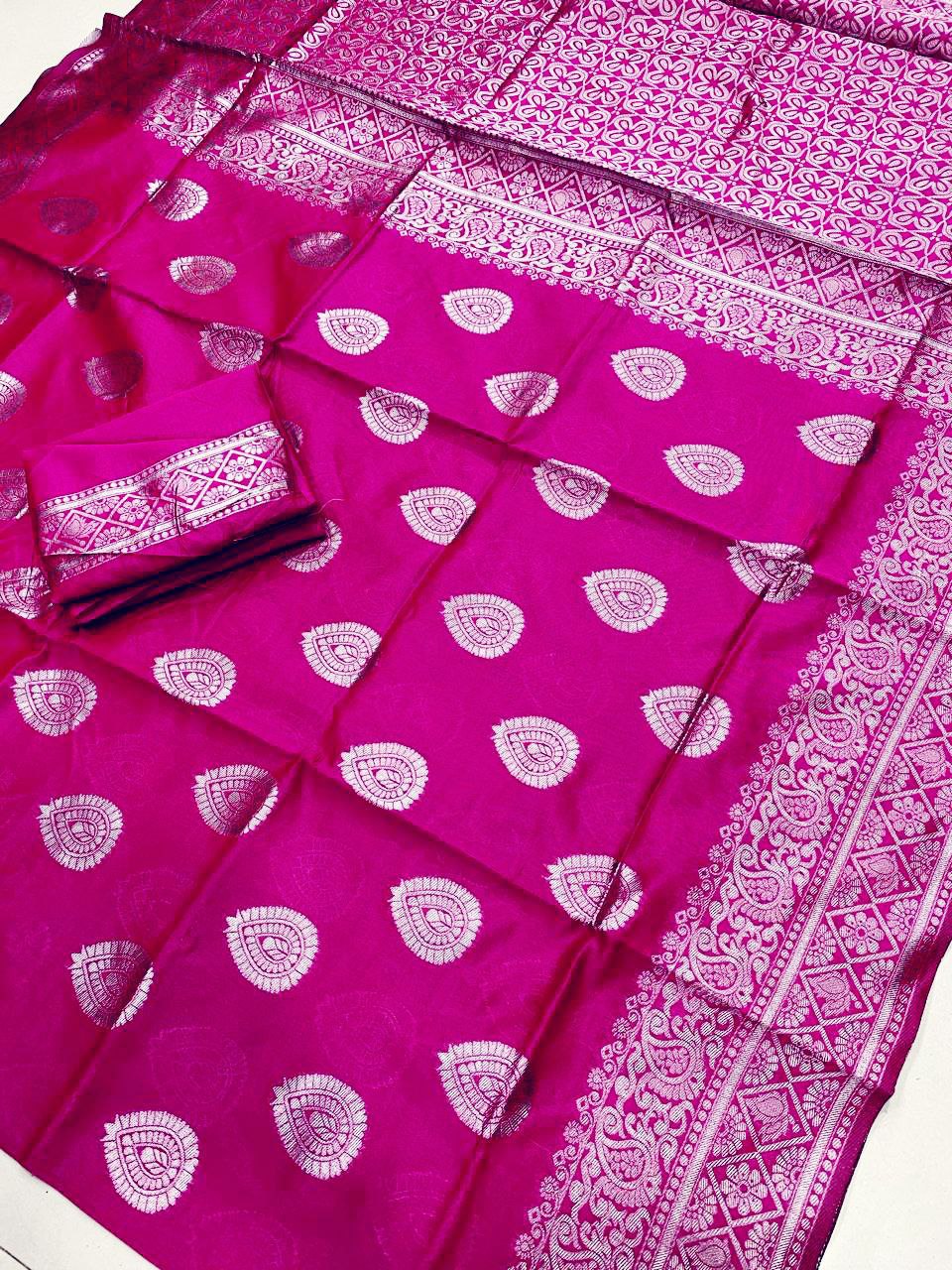 Banarasi Sarees for Intimate and Grand Indian Weddings!