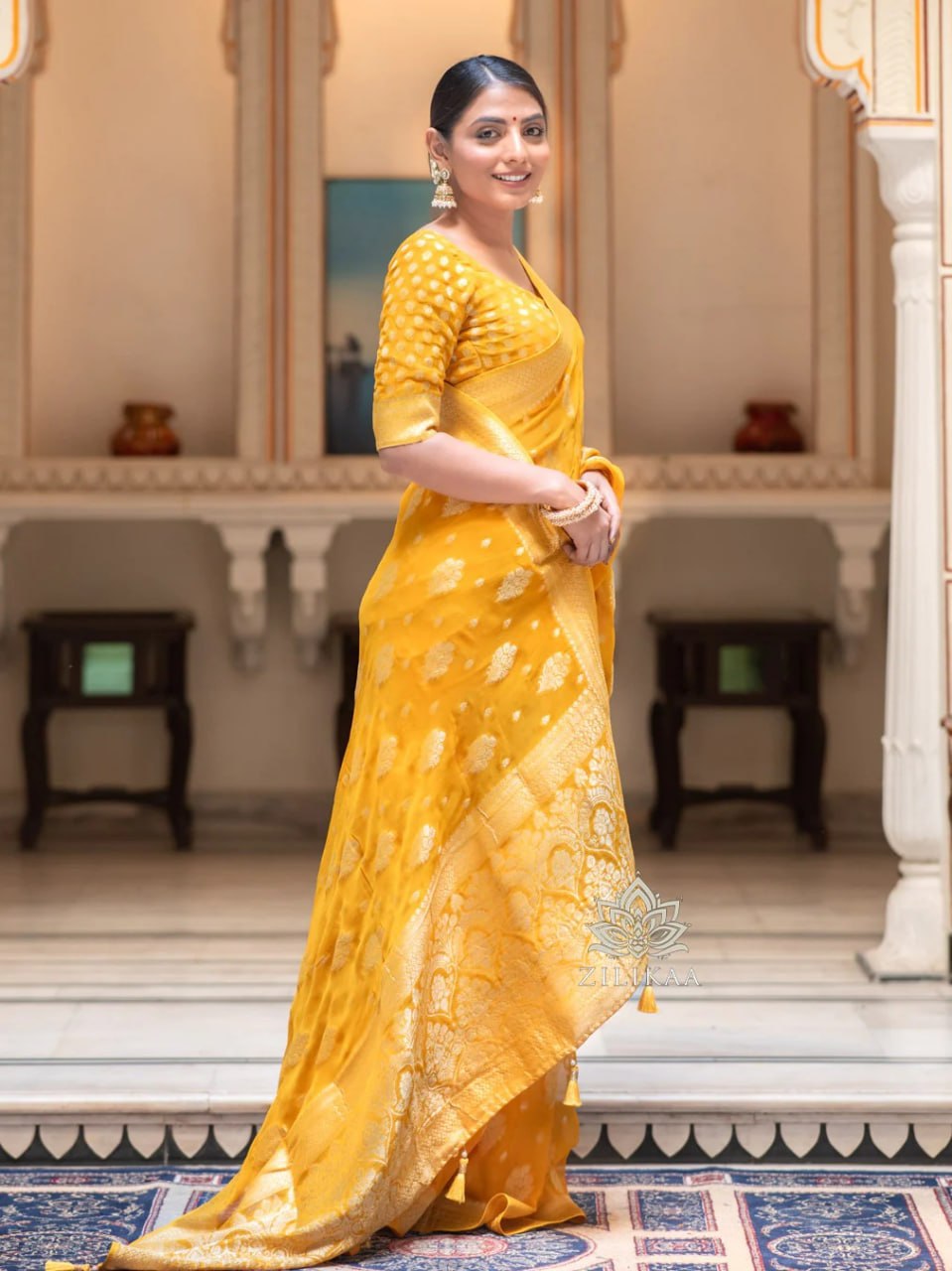 THE BANARASI SILK THREADS WOVEN USING INTRICATE TECHNIQUES SAREES