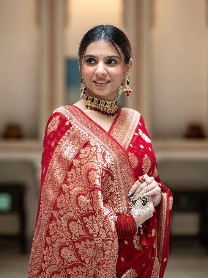 THE BANARASI SILK THREADS WOVEN USING INTRICATE TECHNIQUES SAREES