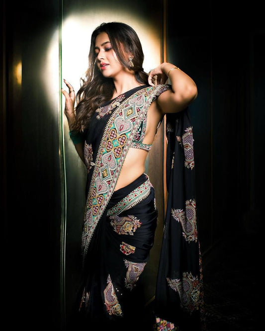 Tejasswi Prakash Looks Gorgeous in a Black Saree with a Designer Blouse