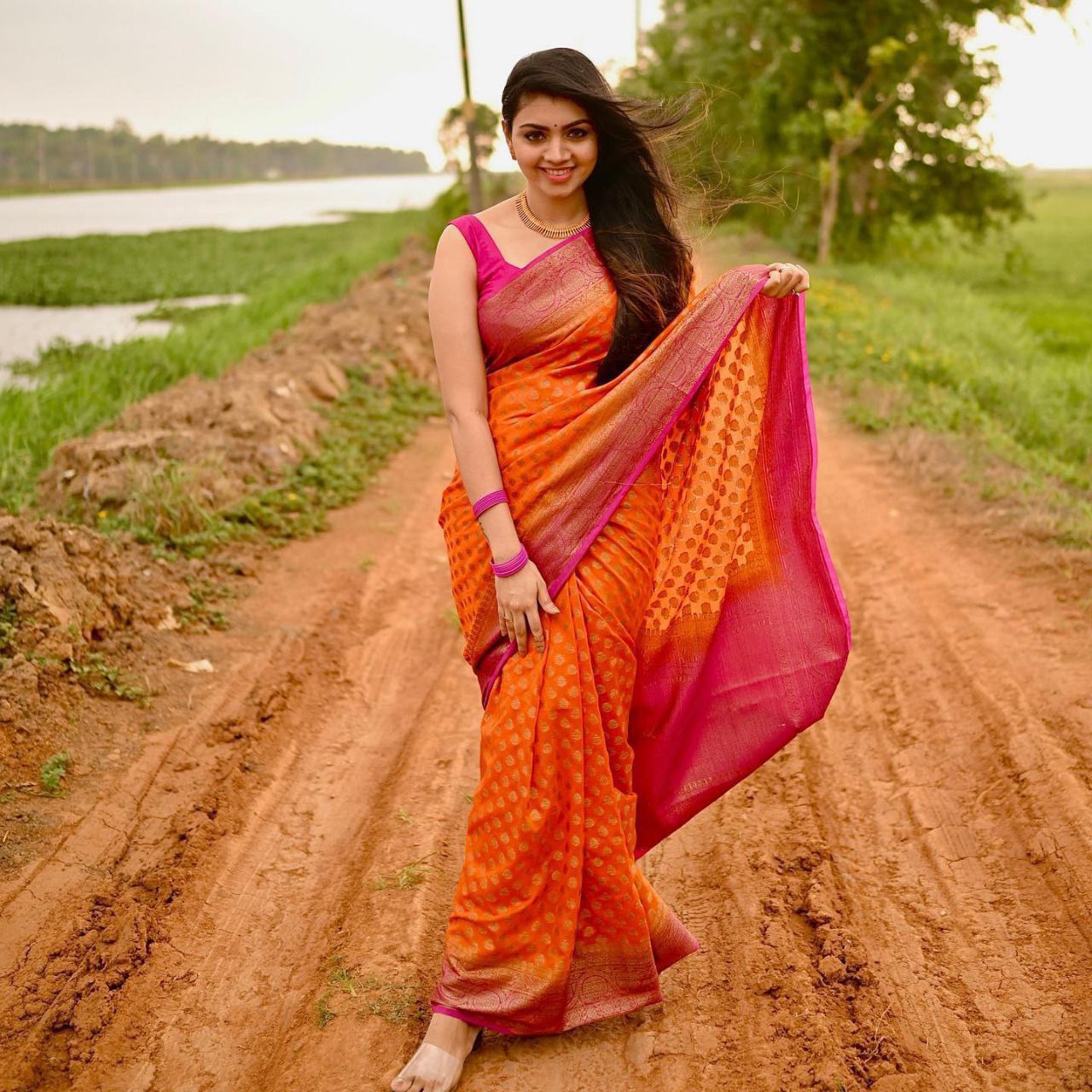 Elegant Organic Banarasi Sarees: Perfect for Memorable Weddings